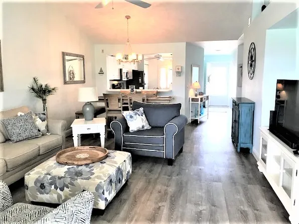 484 Belina Dr, Naples, FL 34104