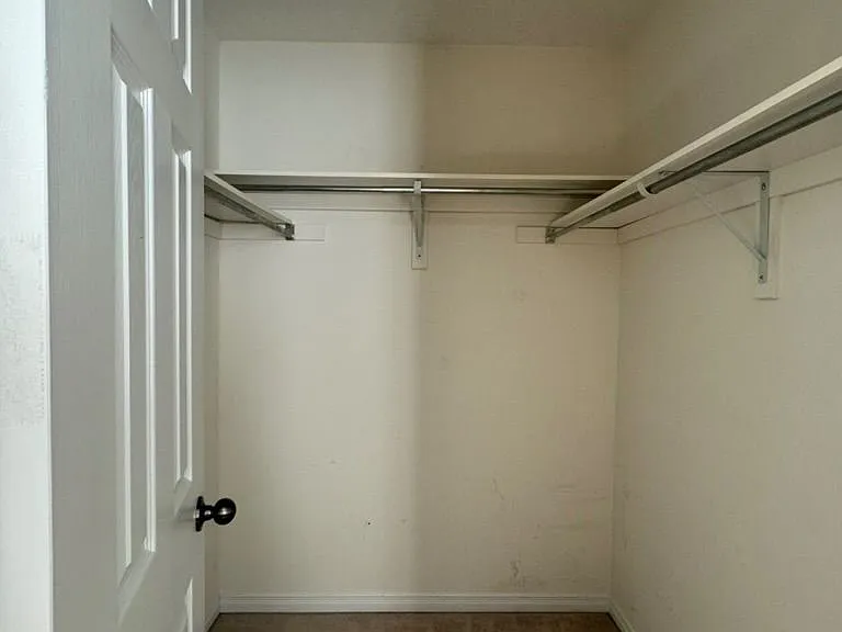 4 Avedisian St — Photo 15