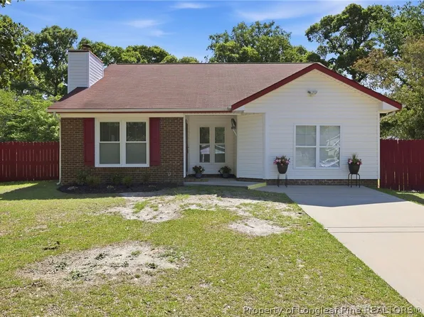 7338 Pebblebrook Dr, Fayetteville, NC 28314
