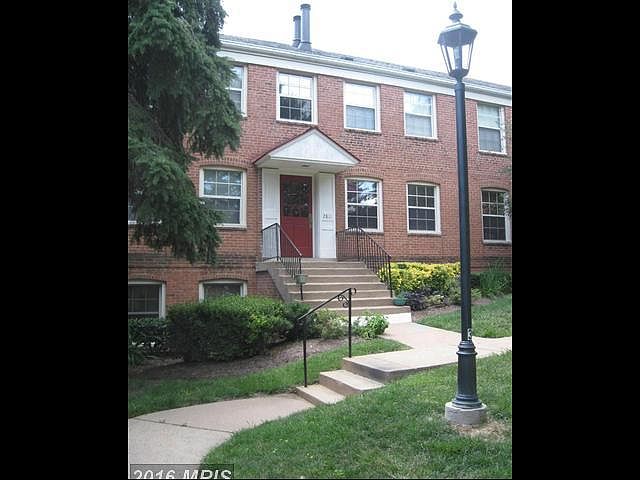 1st image of 2811 Arlington Blvd