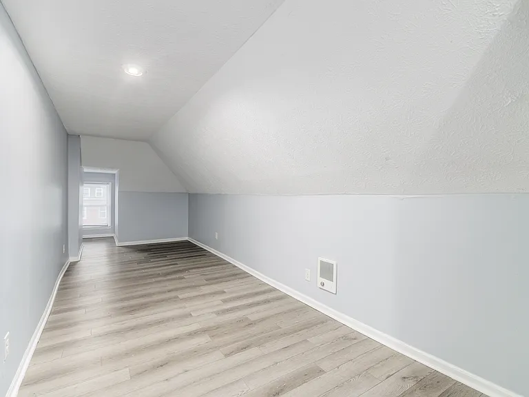 368-370 N Garfield Ave #368 — Photo 3