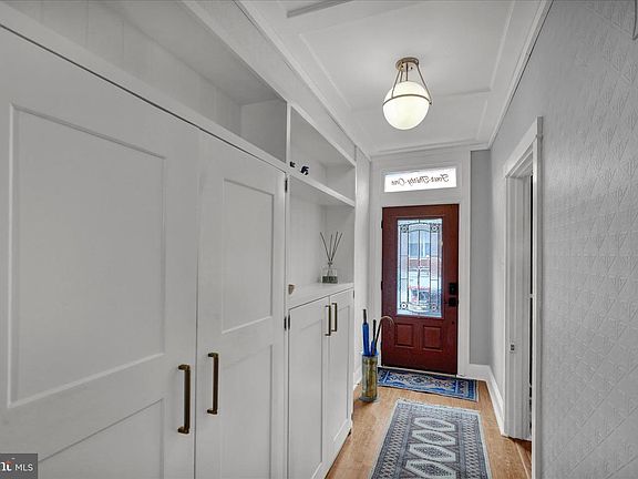 5th image of 431 E Orange St