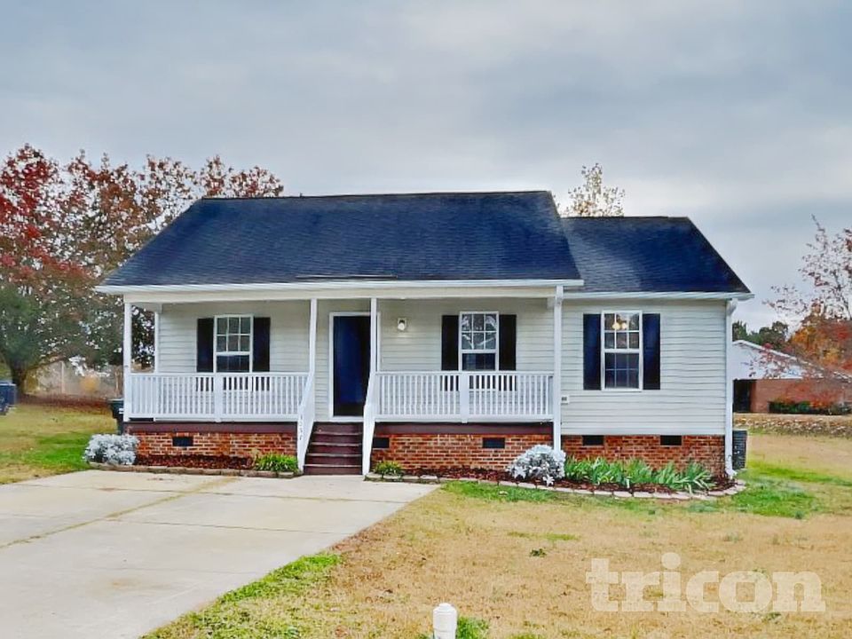 1st image of 1037 Cove Cir