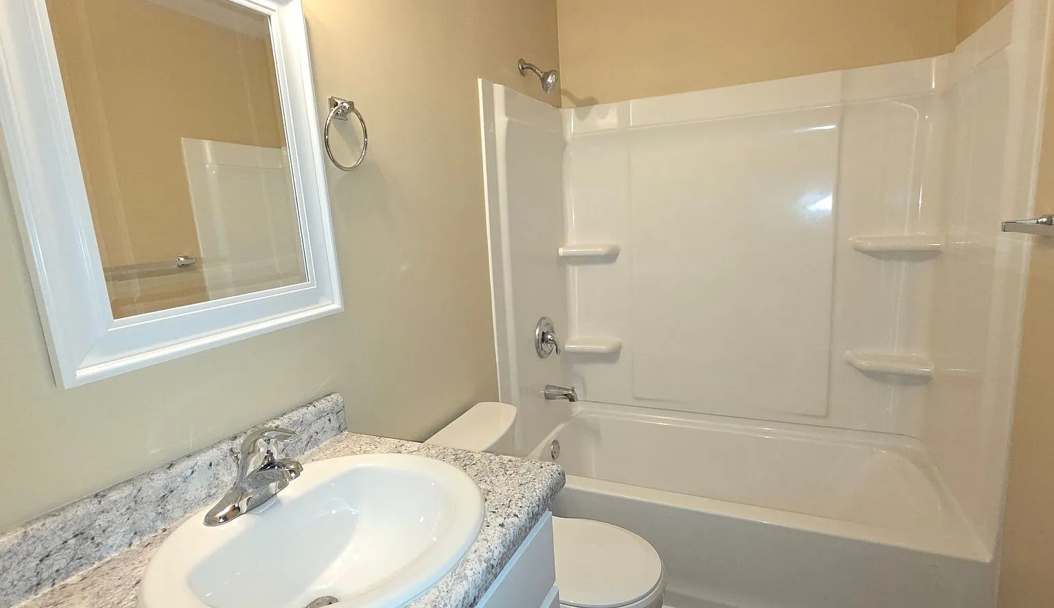Totally updated! 2 Bedroom 1 Bath home! $825! — Photo 4