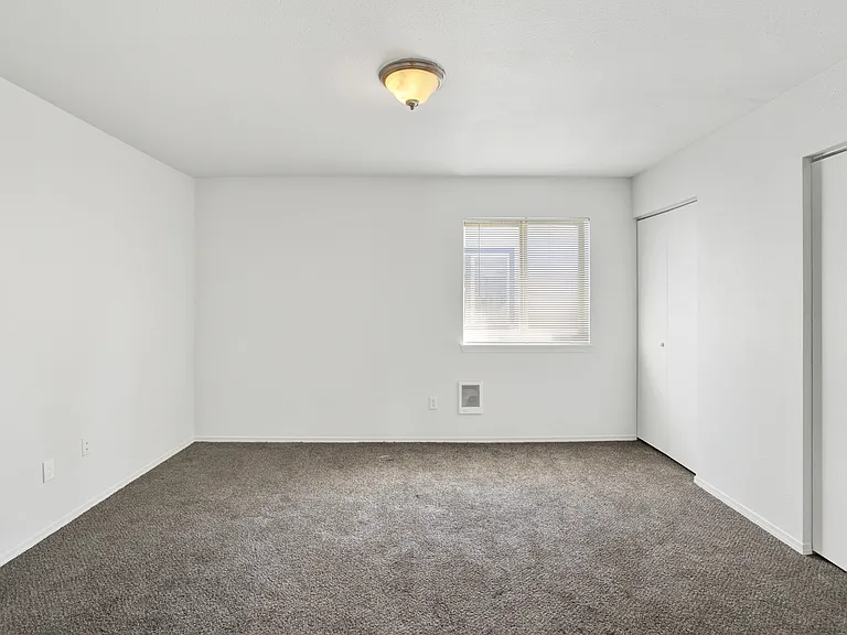 Kentwood Apartments — Photo 20
