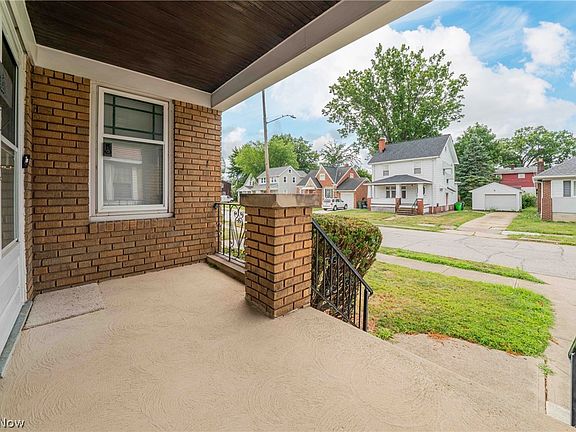 3rd image of 19541 Naumann Ave