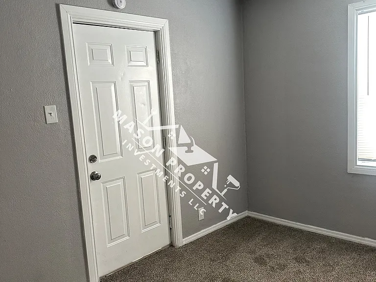 1181 Hunt Ave — Photo 9