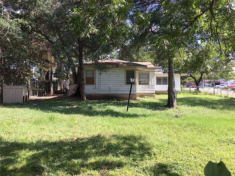 2nd image of 6938 Scyene Rd