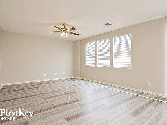 3rd image of 11843 Galvani St