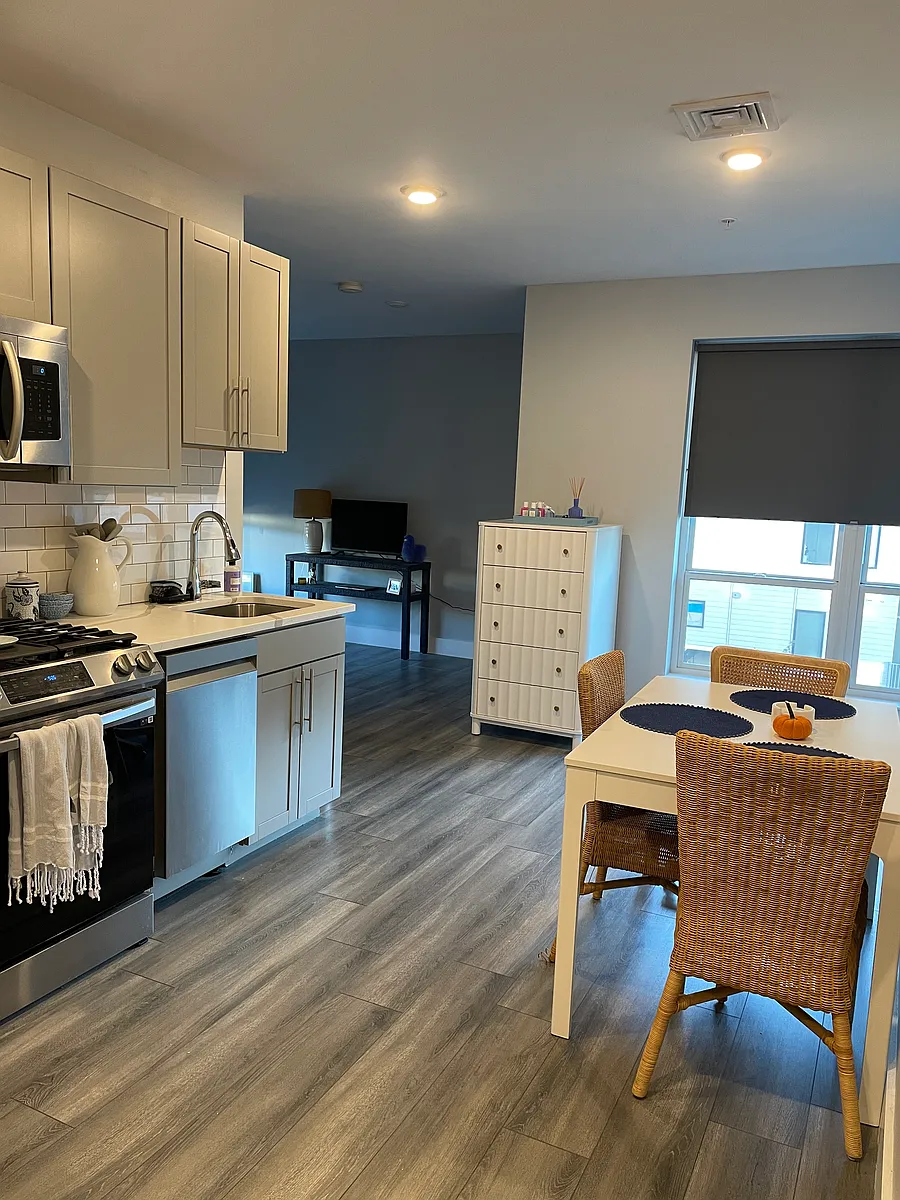 Building Photo - 40 B St #302