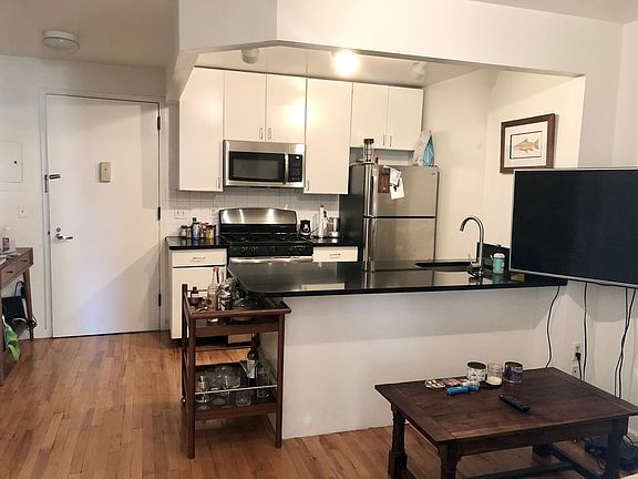 3rd image of 190 E 7th St APT 502
