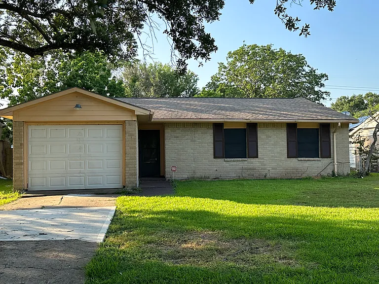 14419 Flair Dr — Photo 1