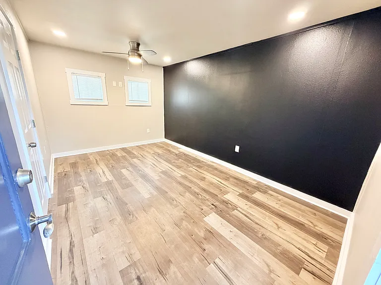 105 Dewitt St — Photo 32