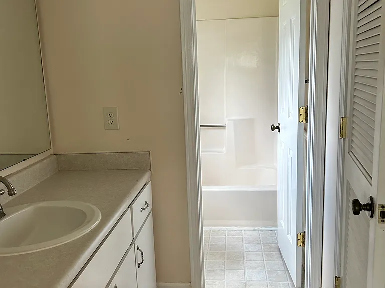 2423 Holliday Rd — Photo 6