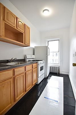2nd image of 128 Hancock St #4