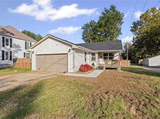 505 S Pearl St, Paola, KS 66071
