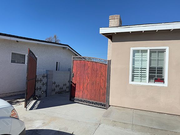 2nd image of 425 Willow Ave #425