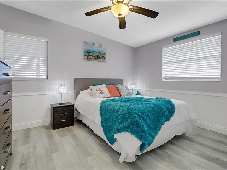 2047 Harbor Ln — Photo 12