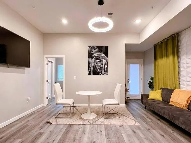 1621 Ridge Ave #2 — Photo 2