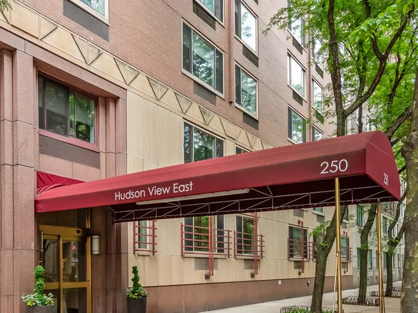 250 South End Avenue 3F image 9 of 10