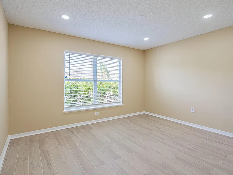 11318 Carabelee Cir — Photo 22