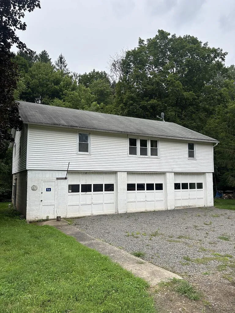 3 bed, 1.0 bath, 1290 sqft, $1,100 — Photo 1