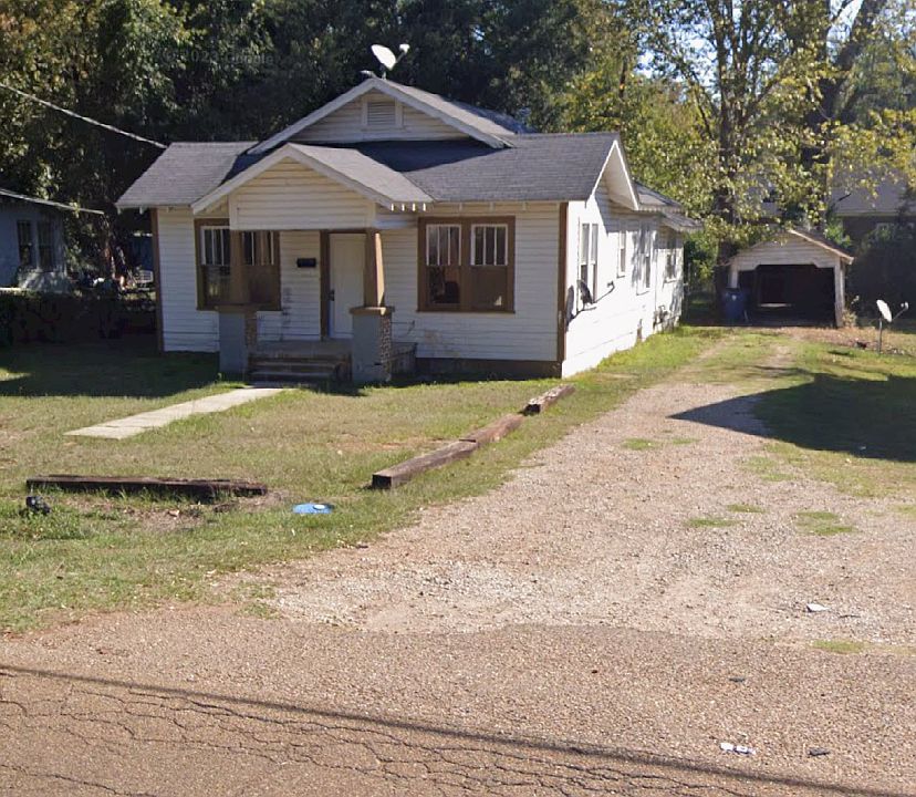 2nd image of 105 Cooper Ave