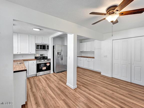 3rd image of 801 Allendale Ave