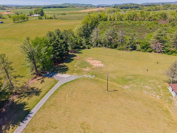 3rd image of 5633 Thornspring Rd