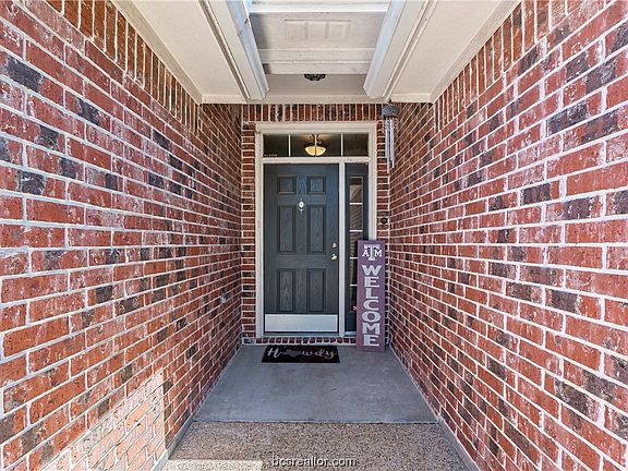 3rd image of 206 Meir Ln