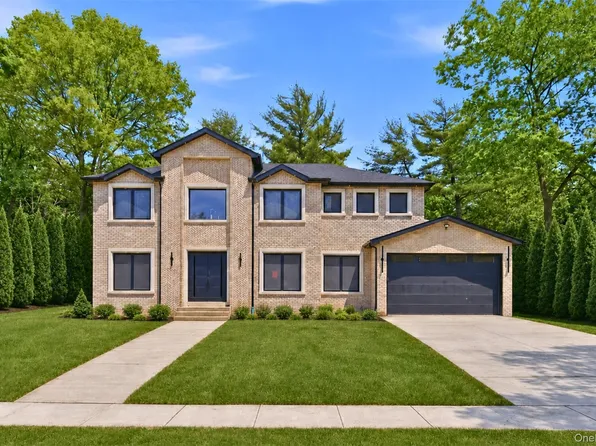 97 Parkway Drive, Roslyn Heights, NY 11577