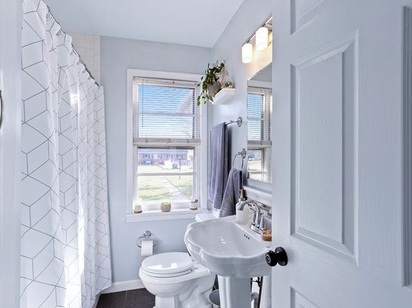 1002 Shakespeare Ave