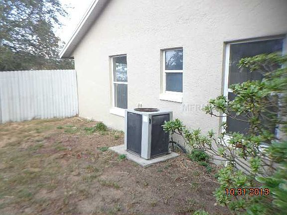 3rd image of 16217 Hillside Cir