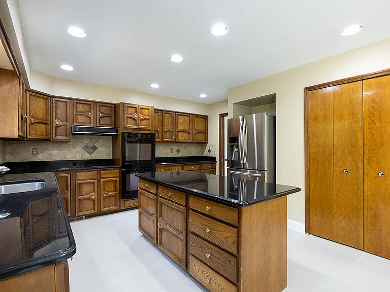 6275 Fairbrook Ct — Photo 58