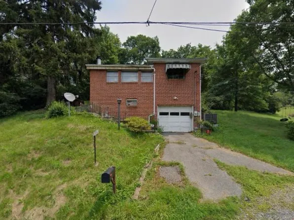27 W Washington Ave, Westover, WV 26501