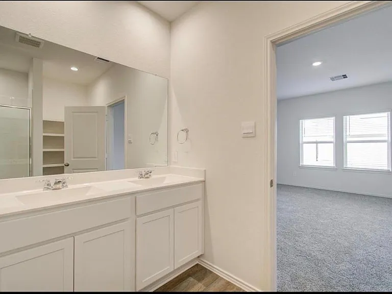 4230 Ramsbury Reach Ct — Photo 9