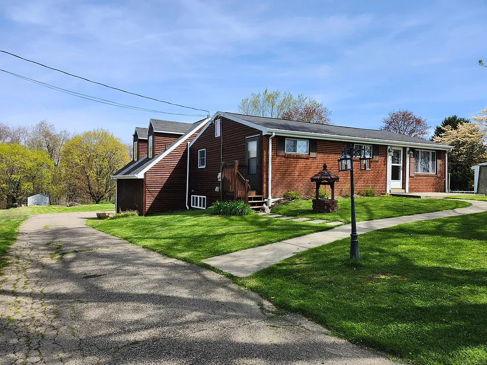 157 Golden City Rd