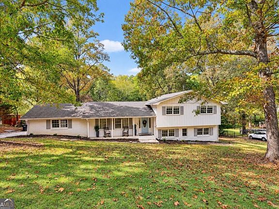 3rd image of 301 Lake Dr SE