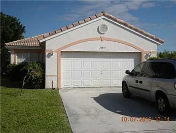 3rd image of 20817 NW 16th St