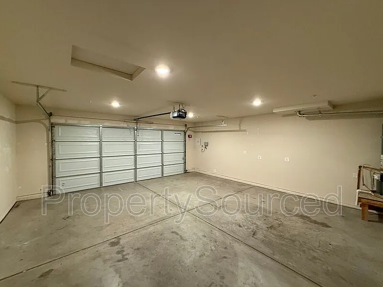 936 W Alameda St #A — Photo 38