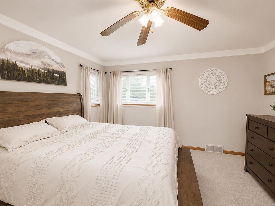 951 E Square Lake Rd, photo 9