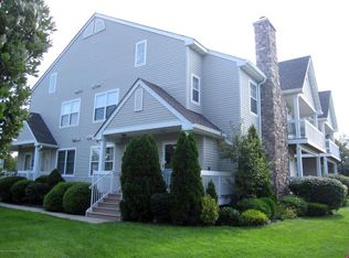 27 Richmond Ct, Tinton Falls, NJ 07712