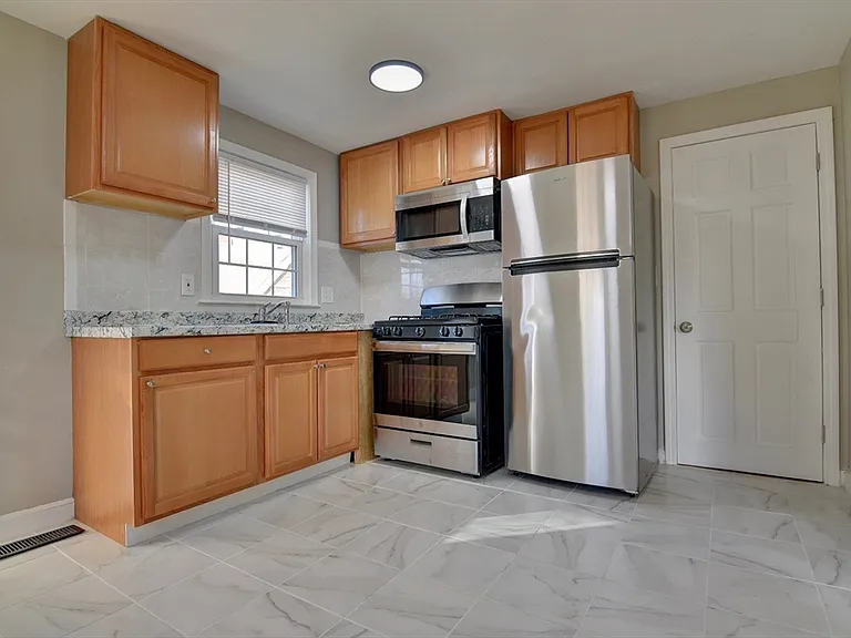 30 Trull St #4 — Photo 2