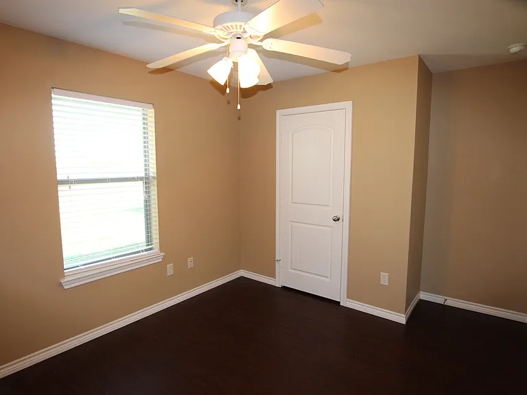 19391 King Ranch Dr — Photo 18