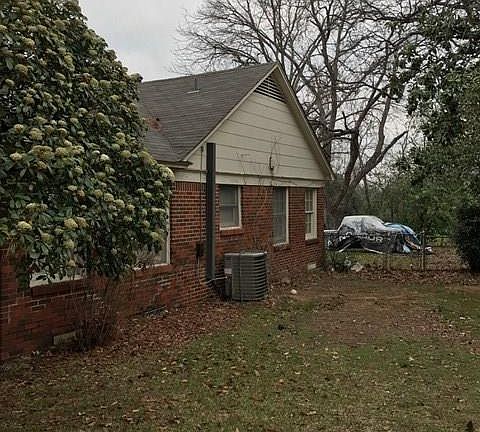 3rd image of 103 W Park Row Dr