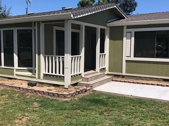 3rd image of 10313 Yosemite Blvd