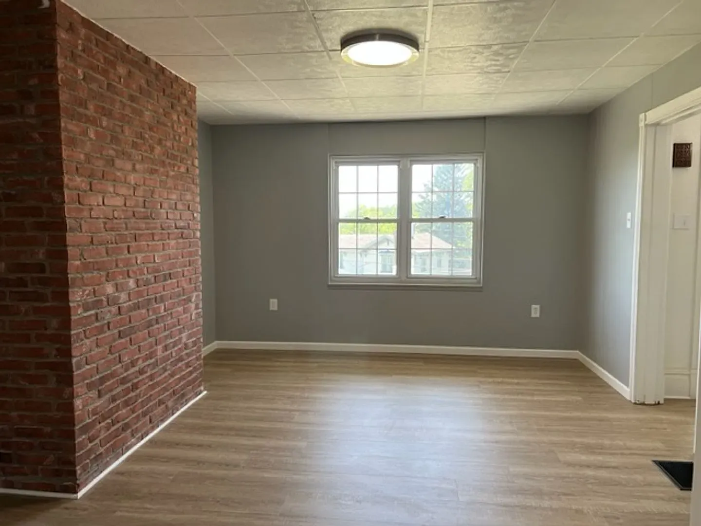 4 bed, 1919 sqft, $1,800 — Photo 4
