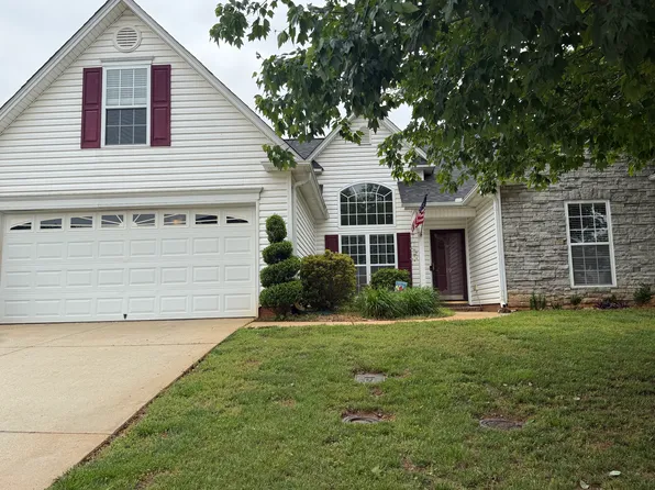 19 Twinings Dr, Simpsonville, SC 29681