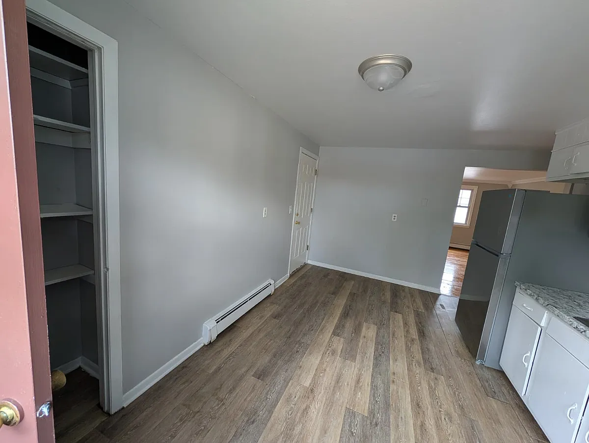 Building Photo - 960 1st Ave #77