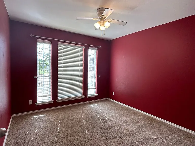 6911 Stonegate Dr — Photo 10